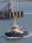 SX03142 Tugboat in Milford Haven.jpg